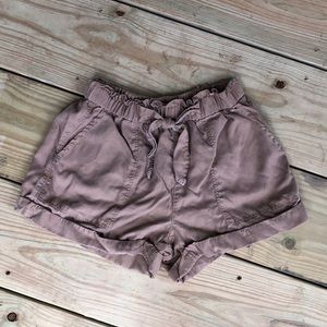 Elastic cargo shorts